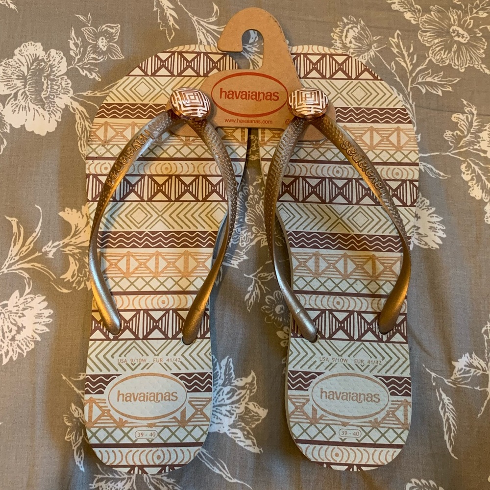 Havaianas | Gold Accent Sandals